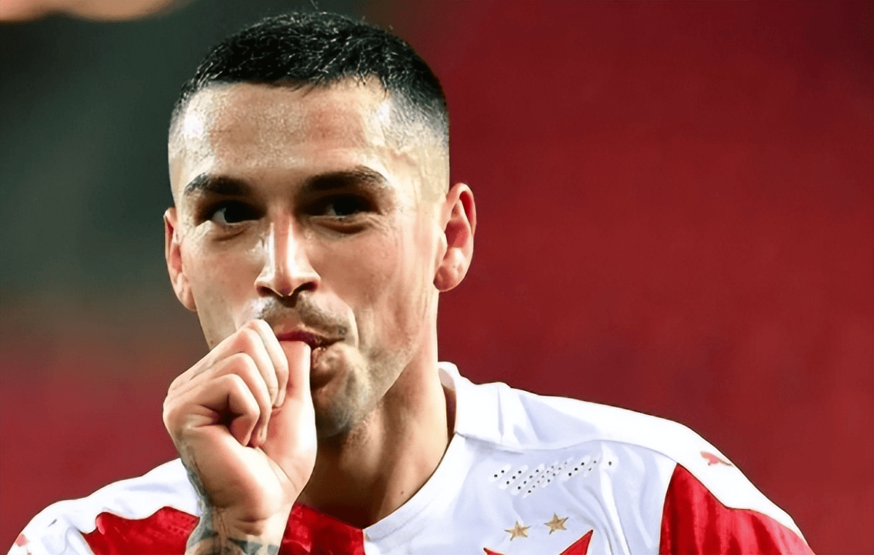 从意甲到中甲， 斯坦丘做出惊人决定， 球迷：这波操作看不懂！